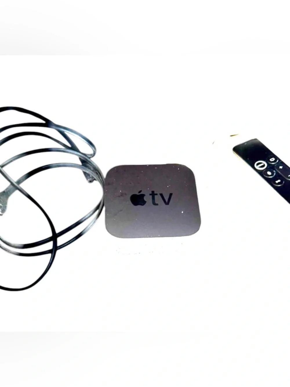 Apple TV 4K A1842 32GB Streaming Media Player Siri Remote HDMI